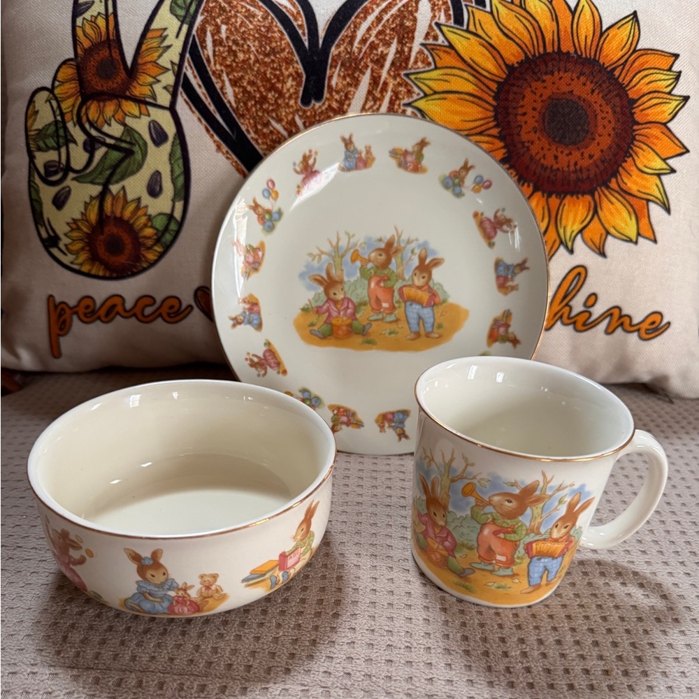 Vintage 3-Piece Children’s Bunny Dish Set